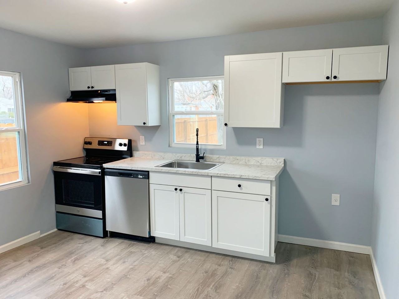 356 E Edwardsville Rd - Photo 3 of 17