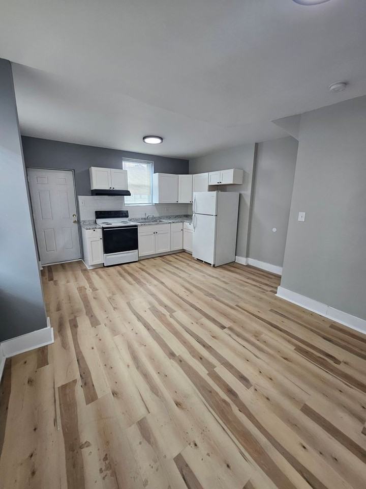 716 Pennell St - Photo 3 of 6