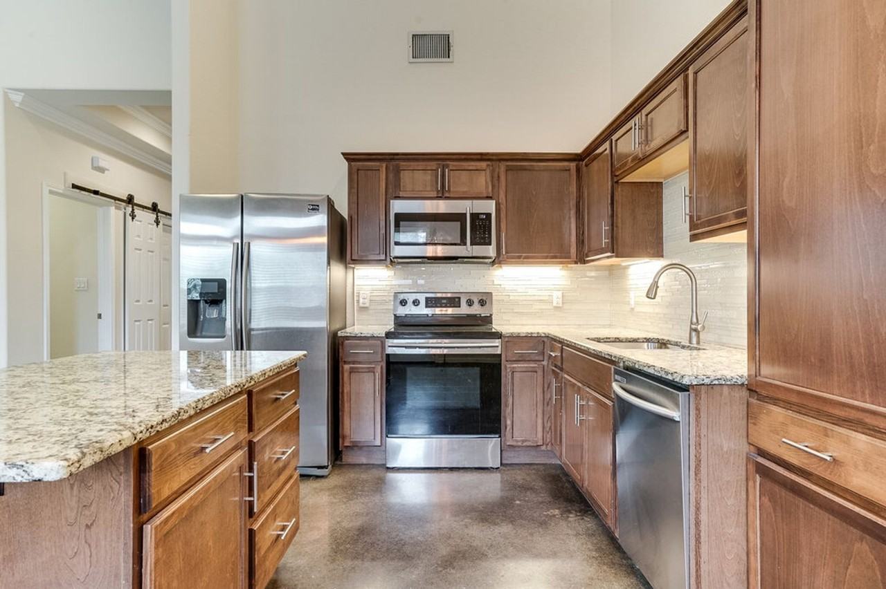 21501 Patton Ave #B - Photo 2 of 20