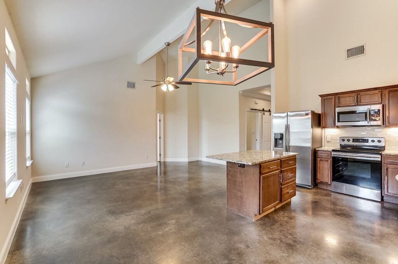 21501 Patton Ave #B - Photo 3 of 20