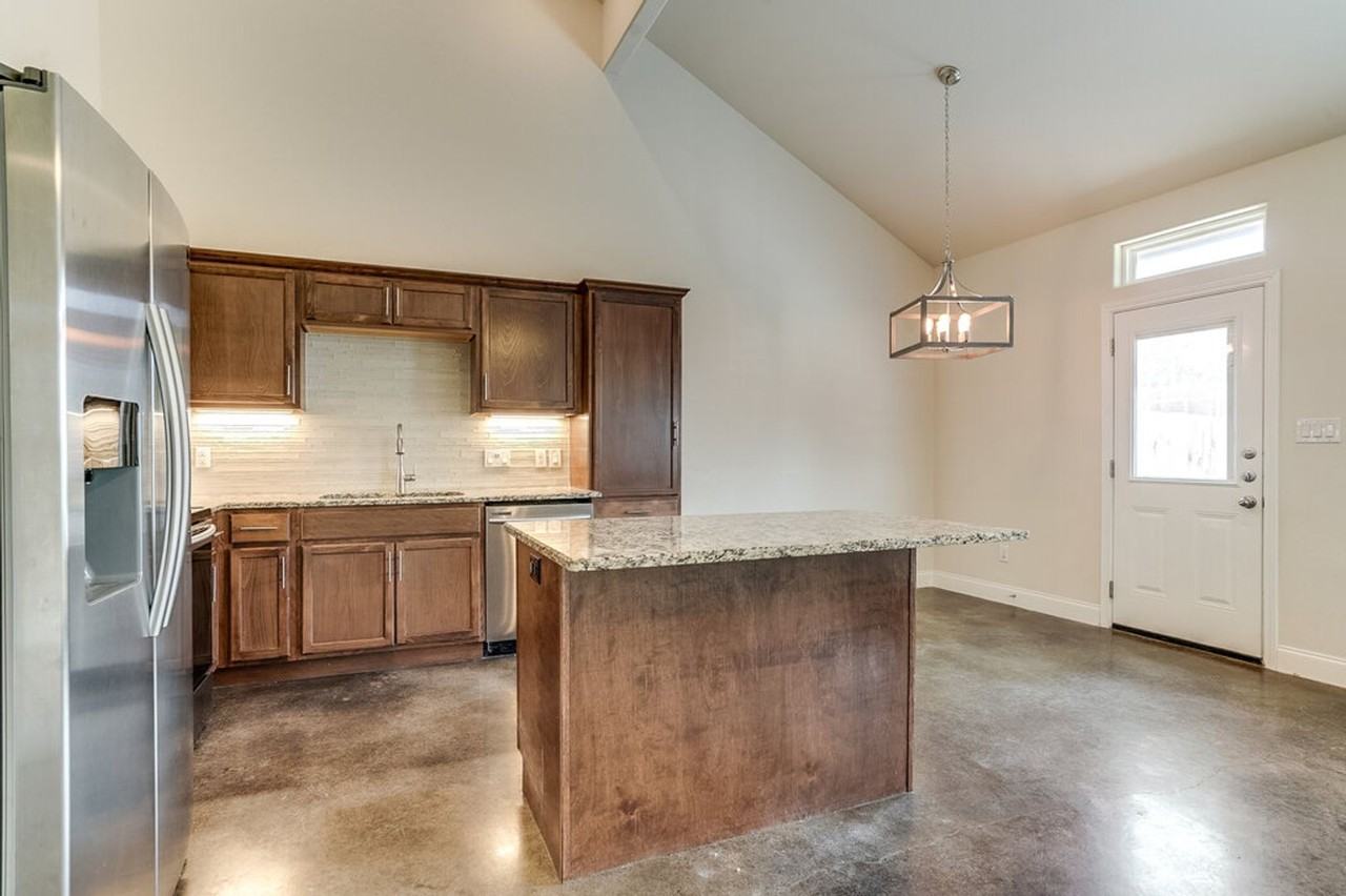21501 Patton Ave #B - Photo 5 of 20