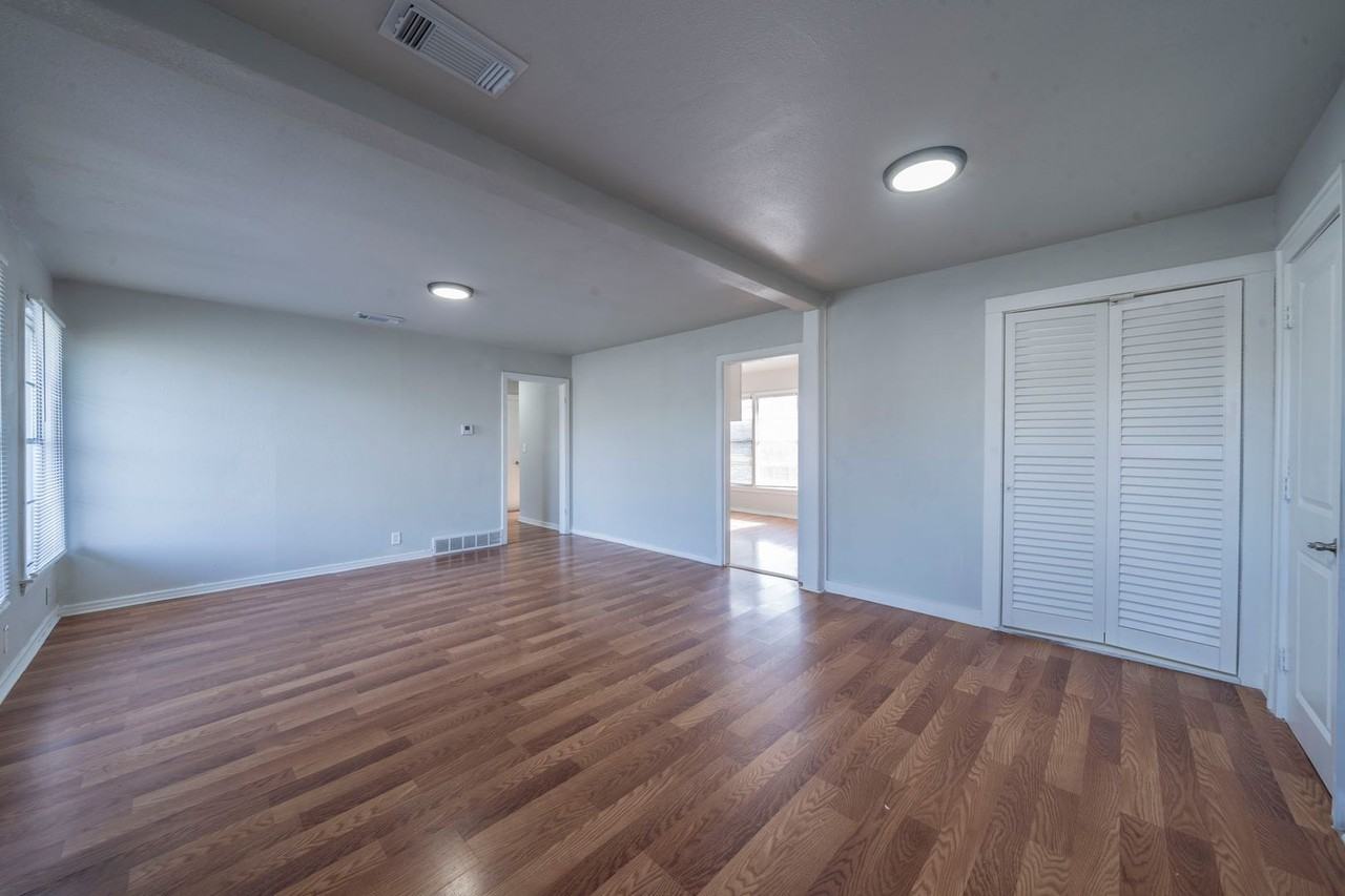 7477 Aberdeen Dr - Photo 3 of 16