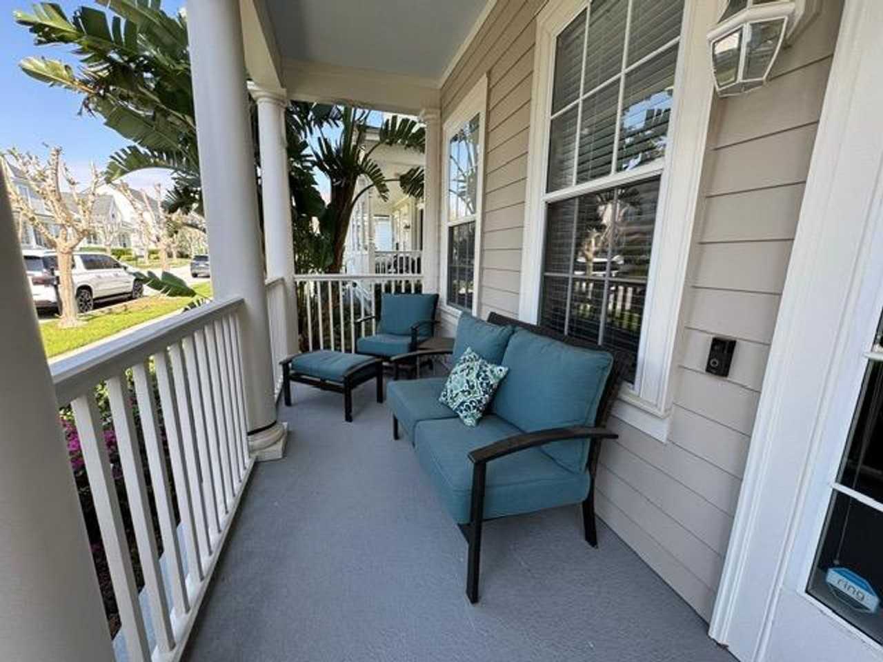 1128 Rush St - Photo 4 of 38