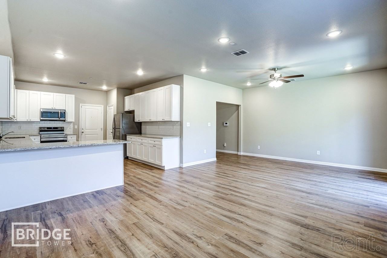 1235 Sunnyvale Ln - Photo 7 of 17