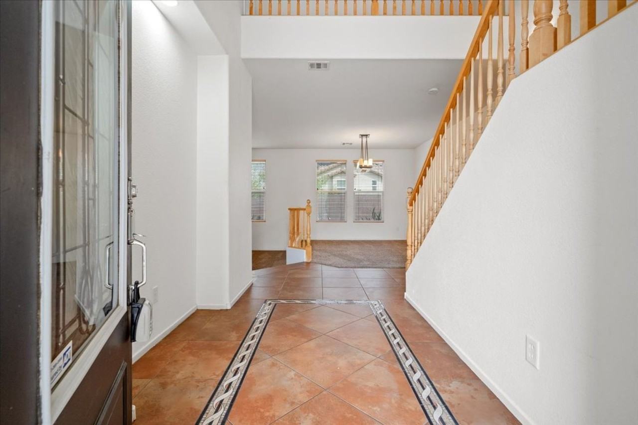 9012 Rendon St - Photo 2 of 20