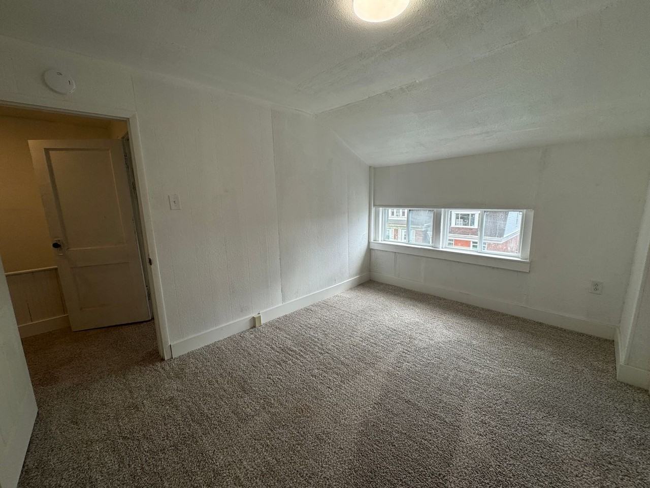 211 Reifert St - Photo 4 of 19