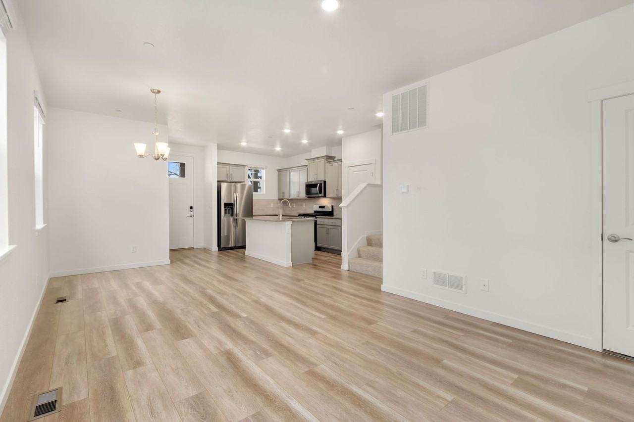 1752 Knobby Pine Dr - Photo 3 of 21