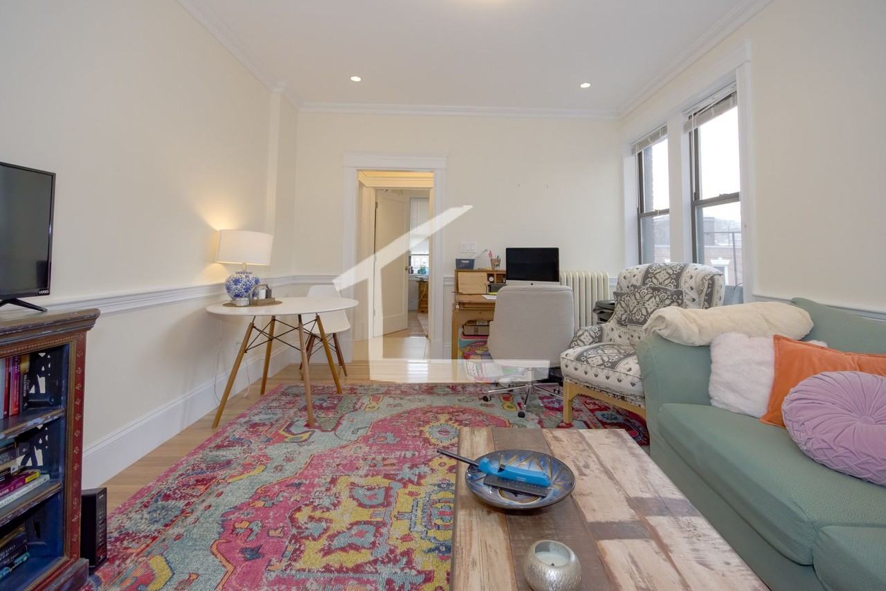 1330 Commonwealth Ave - Photo 3 of 7