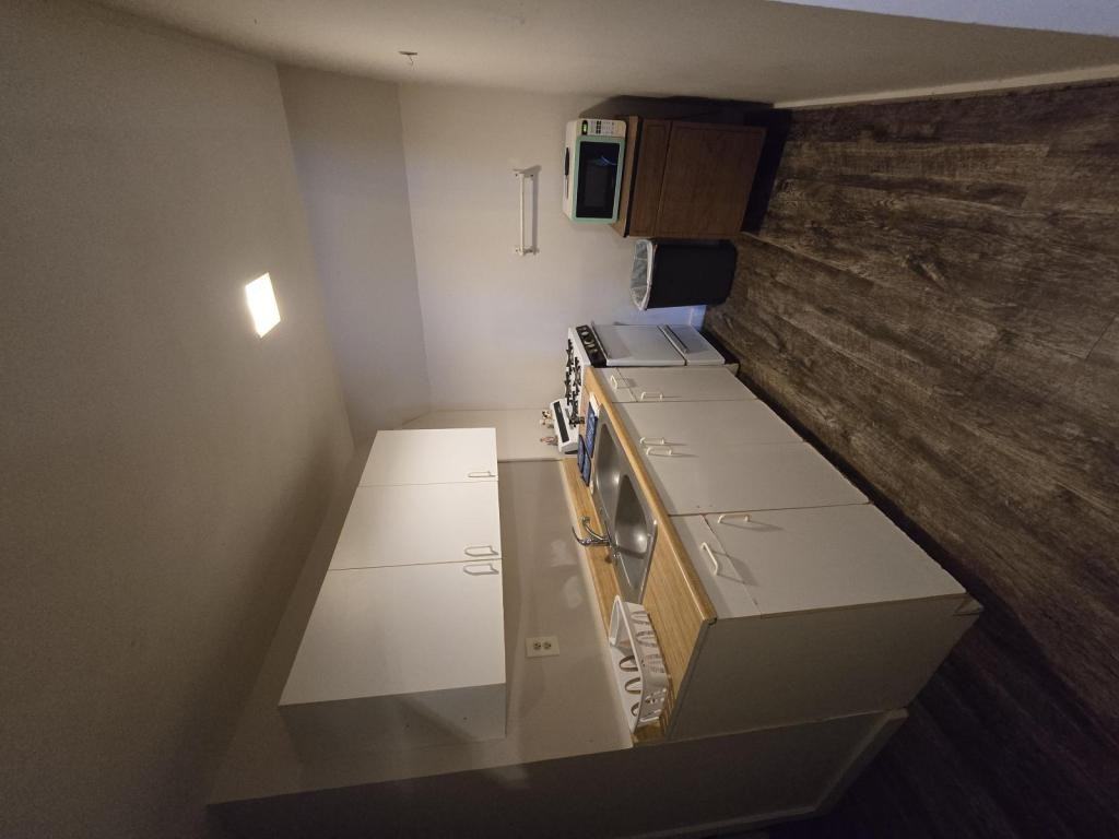 723 N 19th St - Photo 2 of 4