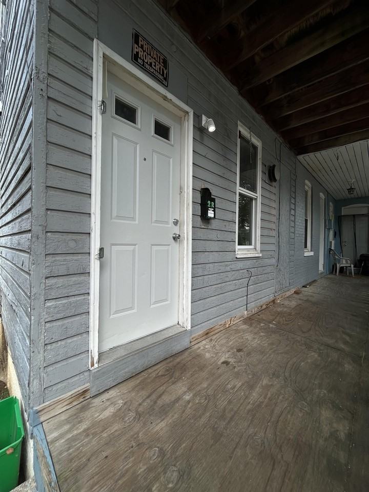 600 N Pershing Ave #1R - Photo 2 of 18