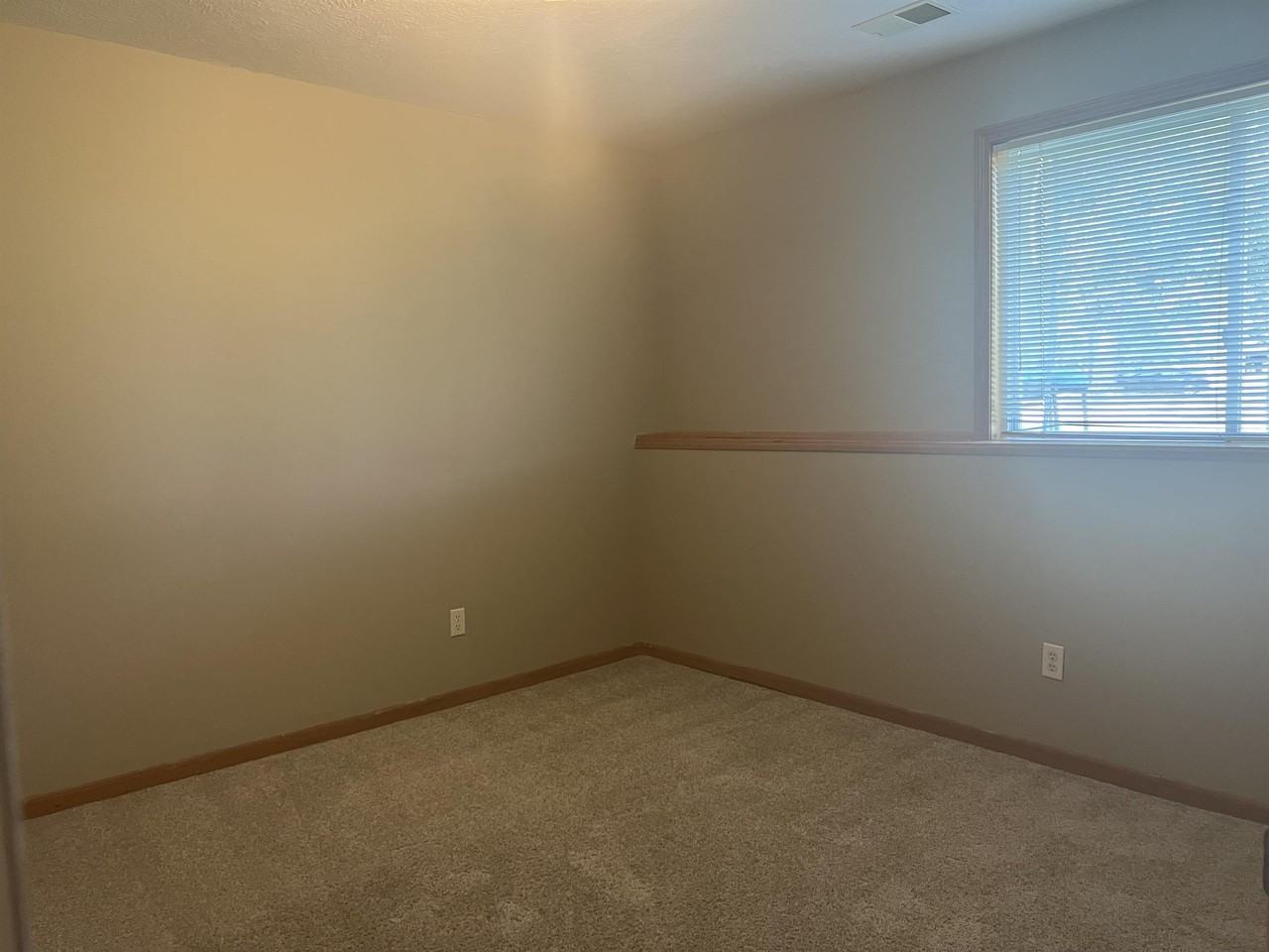 10795 Chicago Dr - Photo 2 of 22
