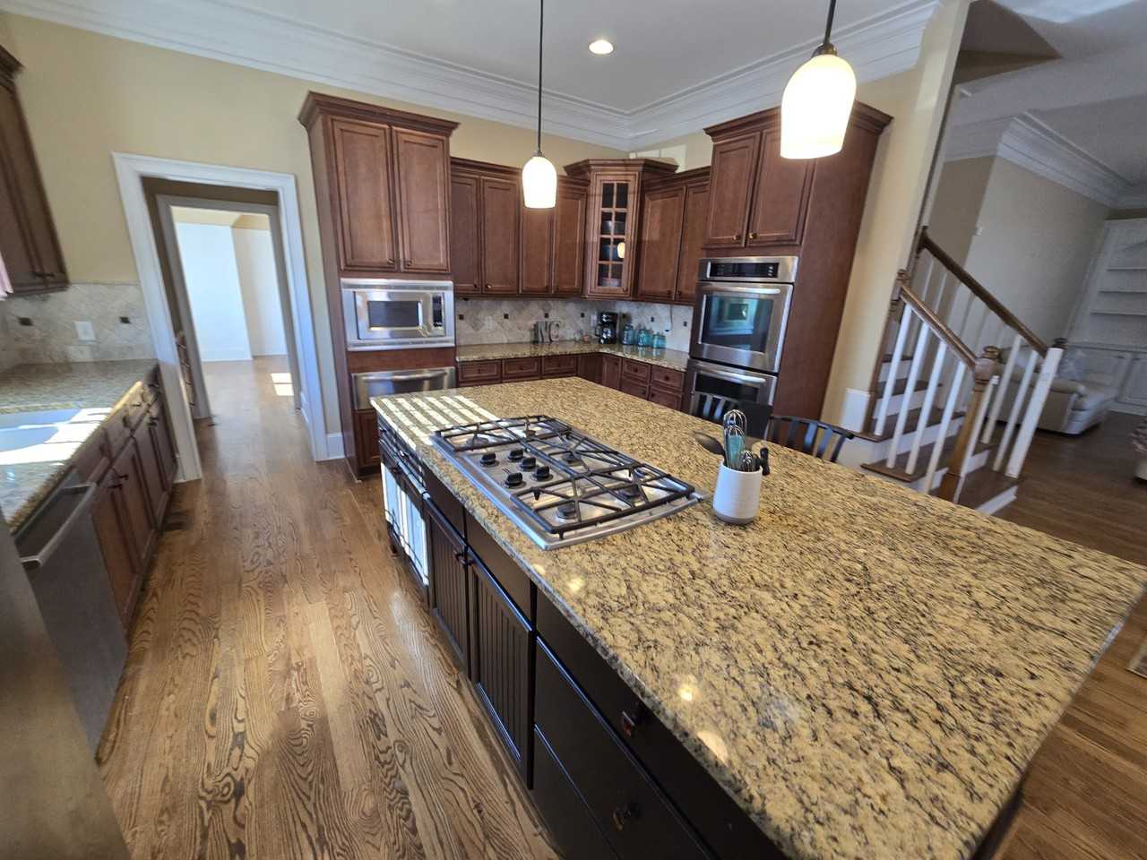 102 Reserve Cir - Photo 3 of 8