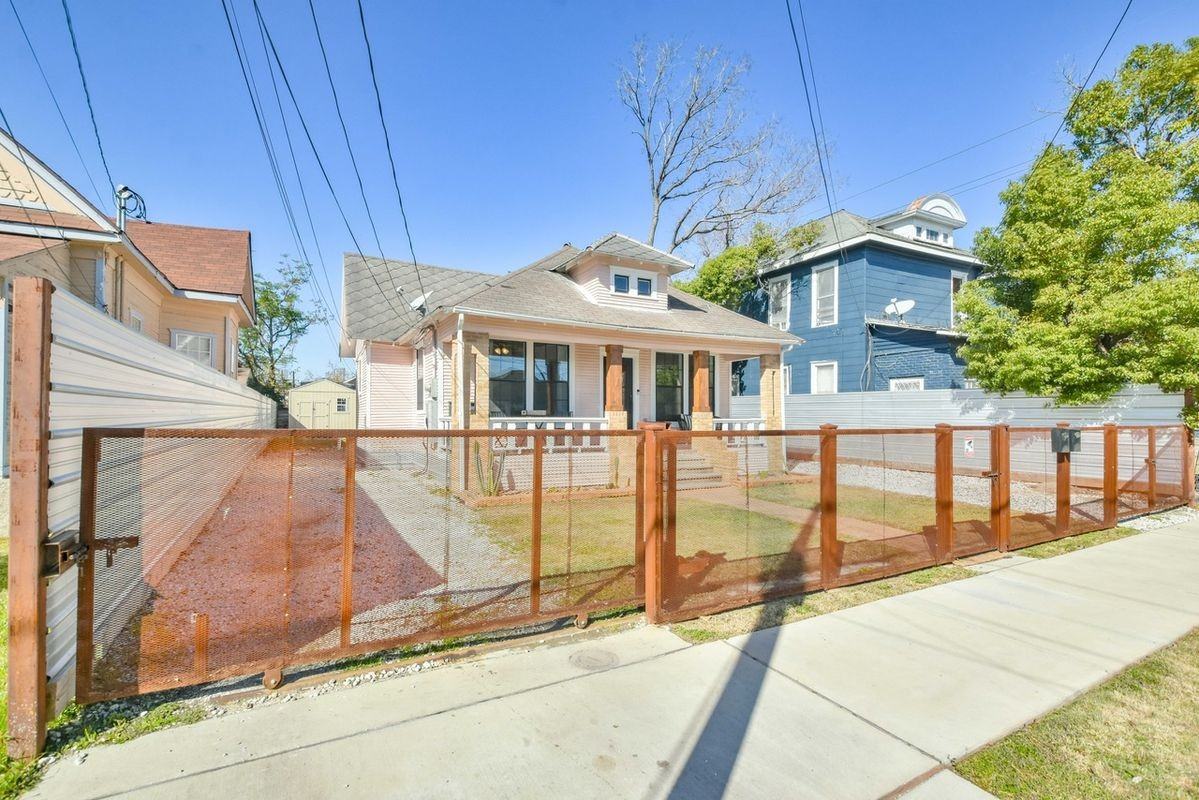 104 Bryan St - Photo 2 of 15