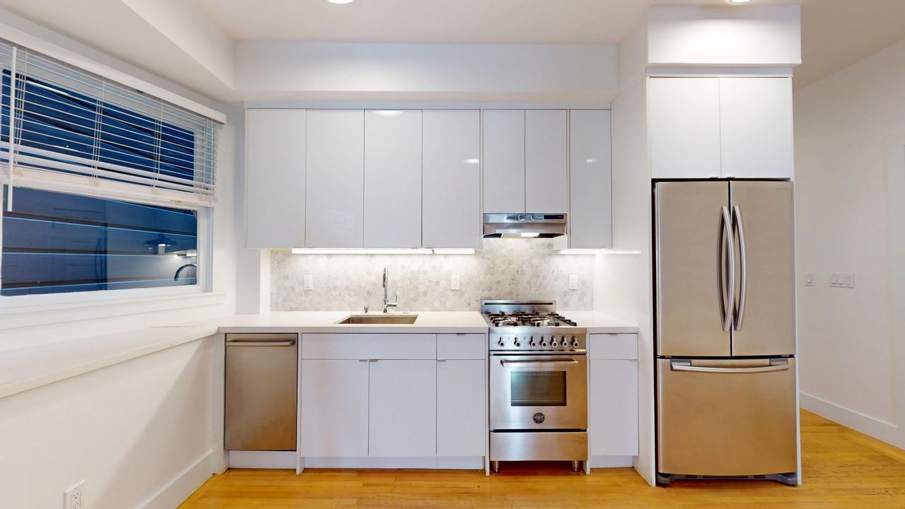 537A Clayton St - Photo 2 of 16