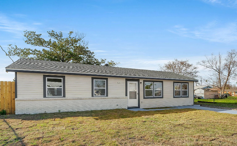 921 Nottingham Dr - Photo 2 of 25