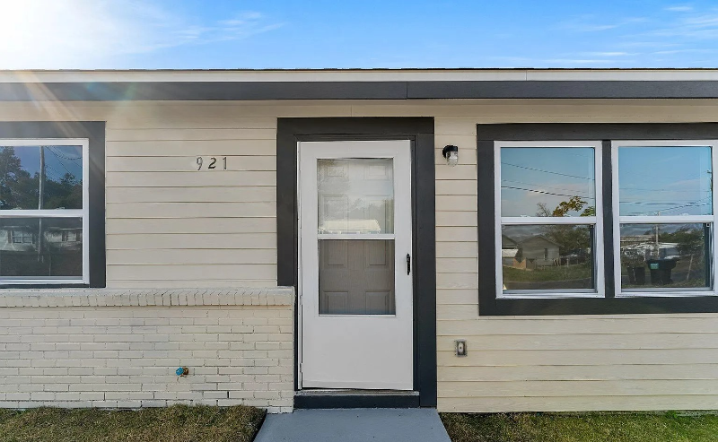 921 Nottingham Dr - Photo 3 of 25