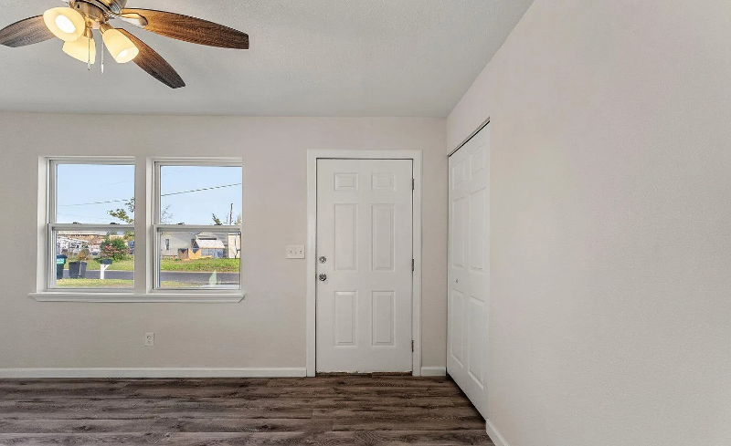 921 Nottingham Dr - Photo 4 of 25