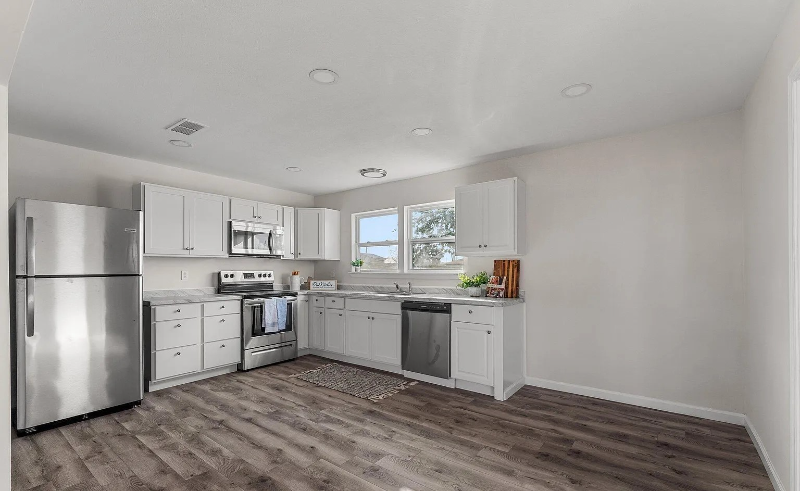 921 Nottingham Dr - Photo 7 of 25