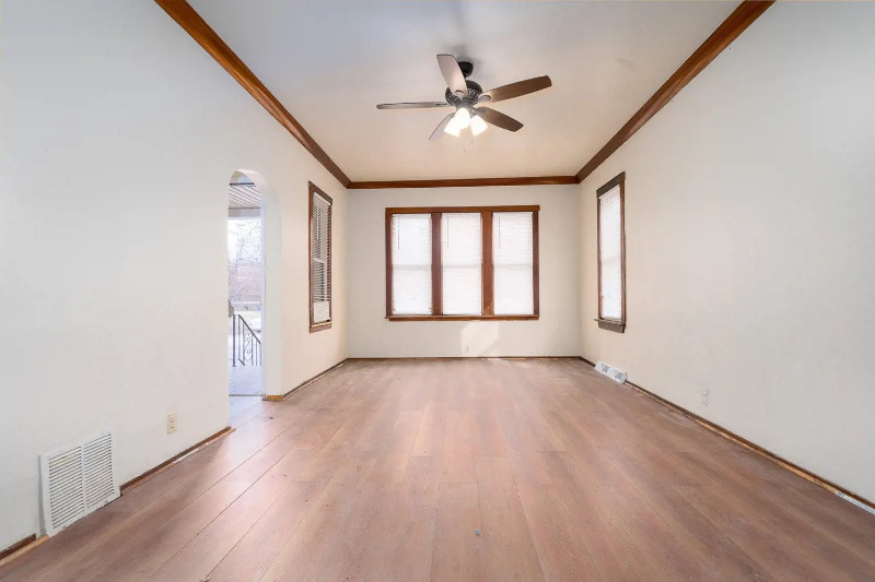 321 W 105th St - Photo 2 of 14