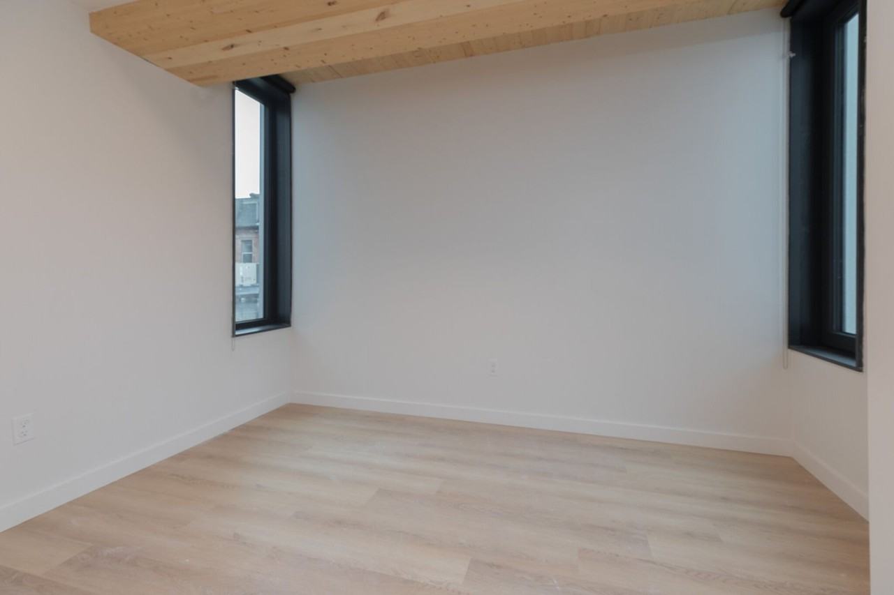 13 E Lenox St - Photo 4 of 7