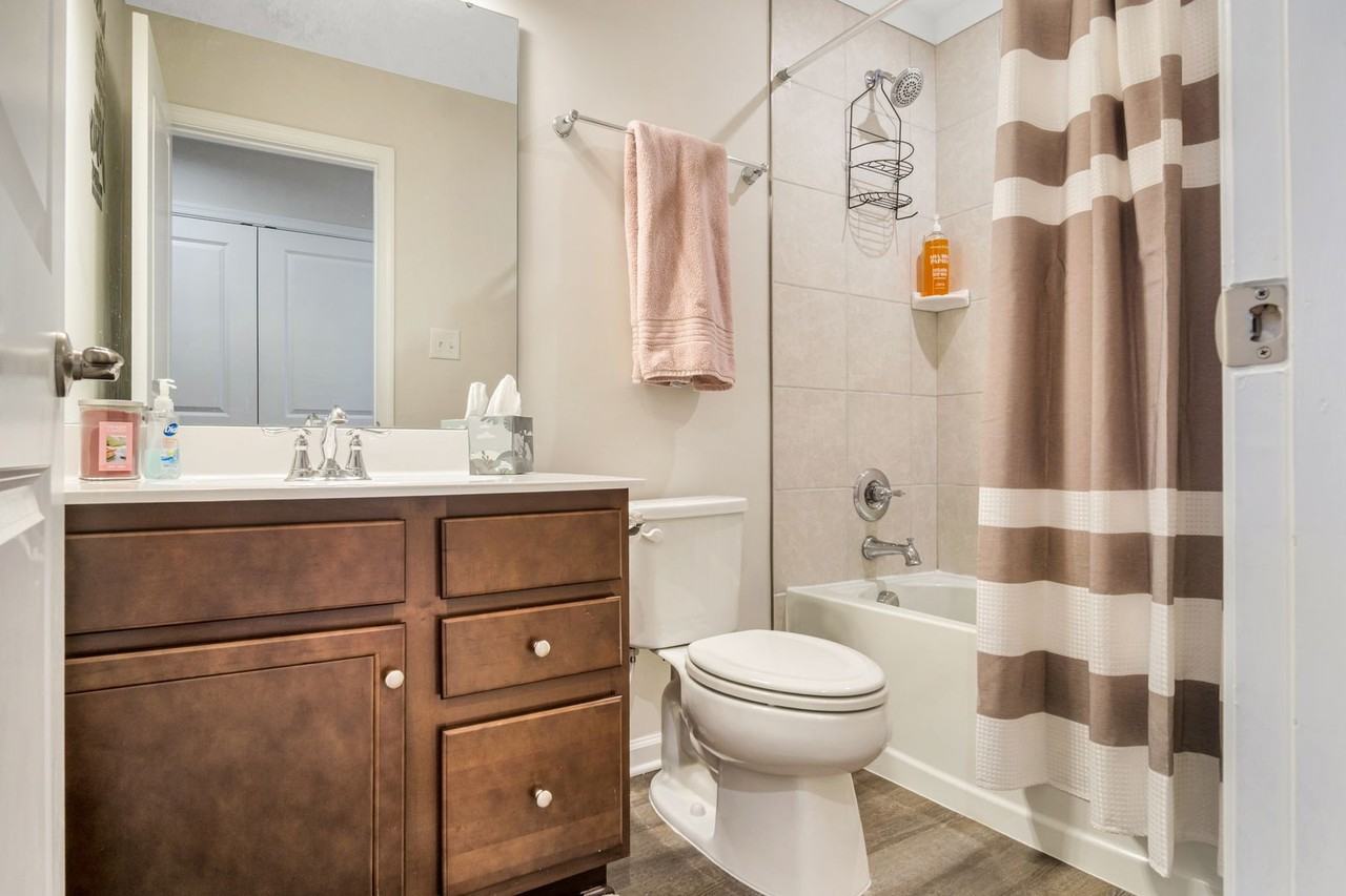 105 Stegg St - Photo 5 of 28