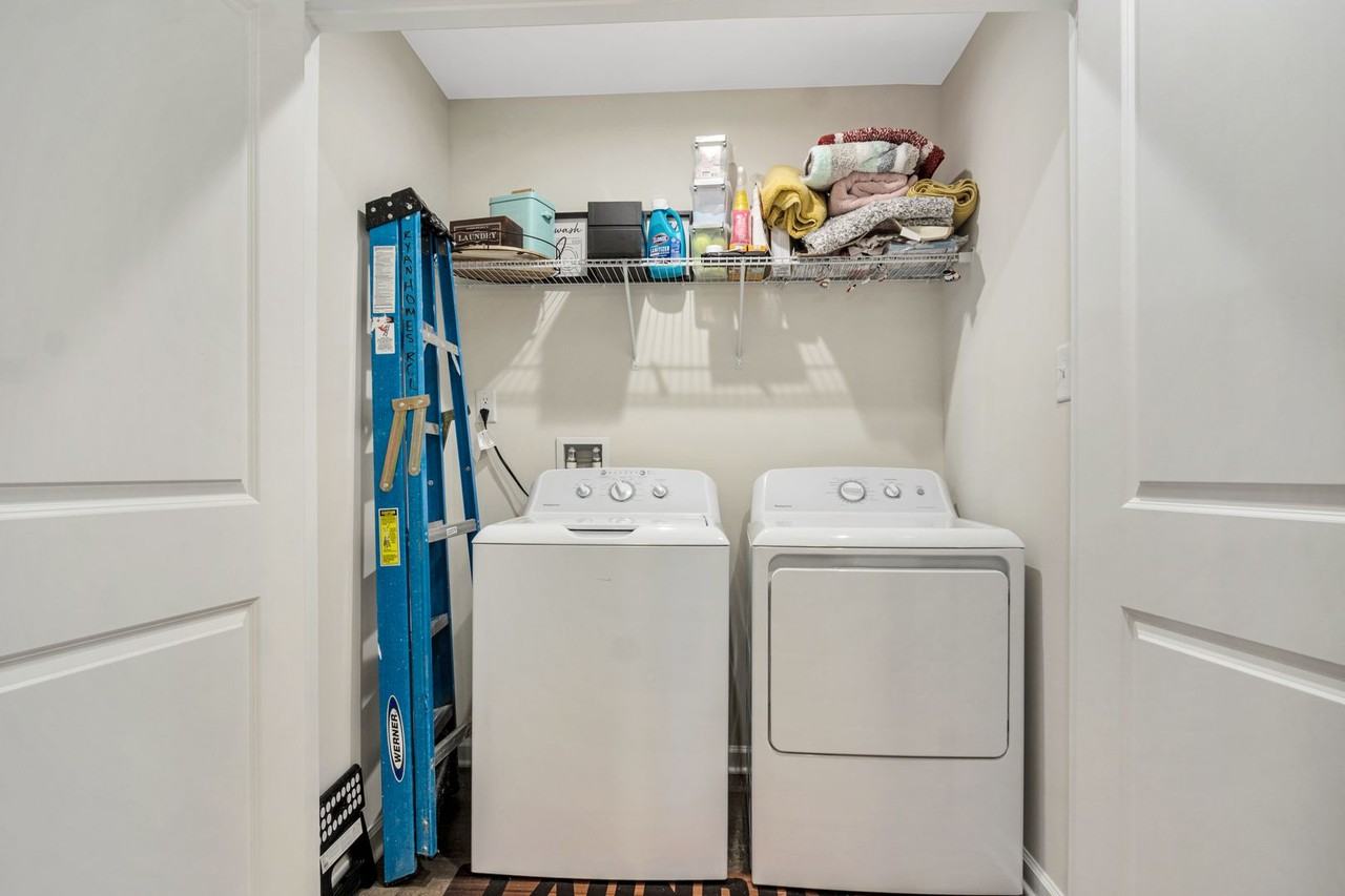105 Stegg St - Photo 7 of 28