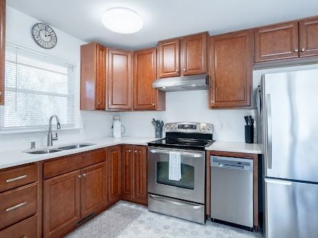 224 Adams St - Photo 7 of 25