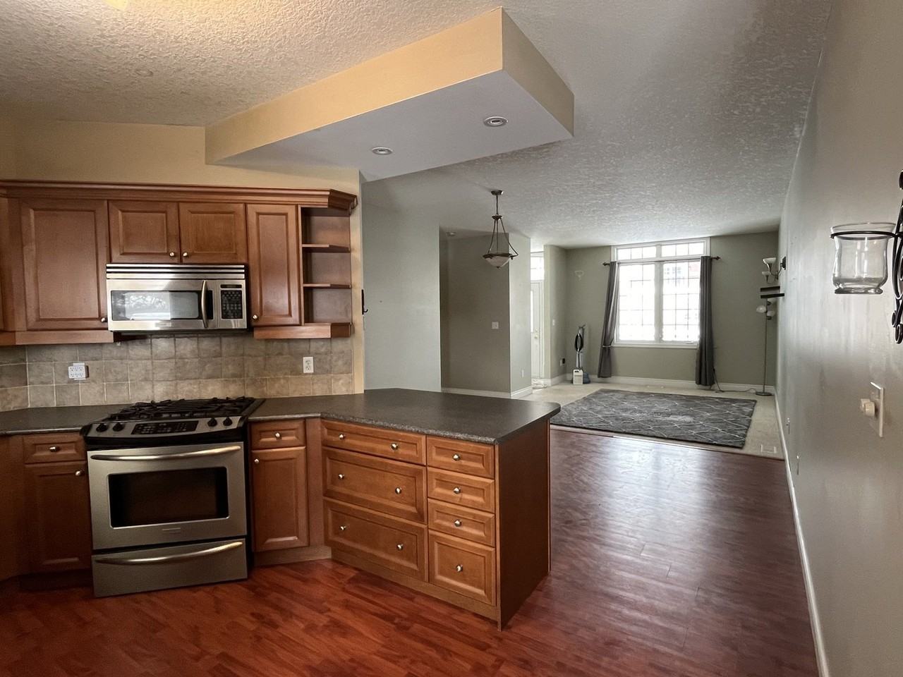 86 Gage Ave - Photo 2 of 8