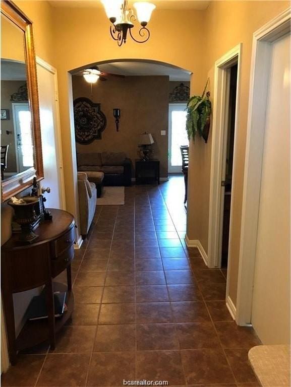 2931 Mclaren Dr - Photo 3 of 15