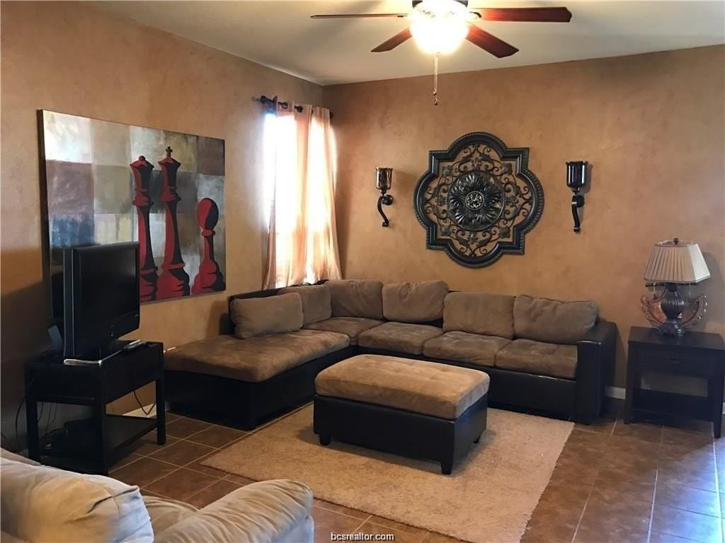 2931 Mclaren Dr - Photo 6 of 15