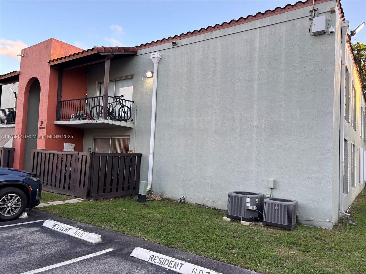 10802 Southwest 88th Street #P1 - Photo 2 of 12