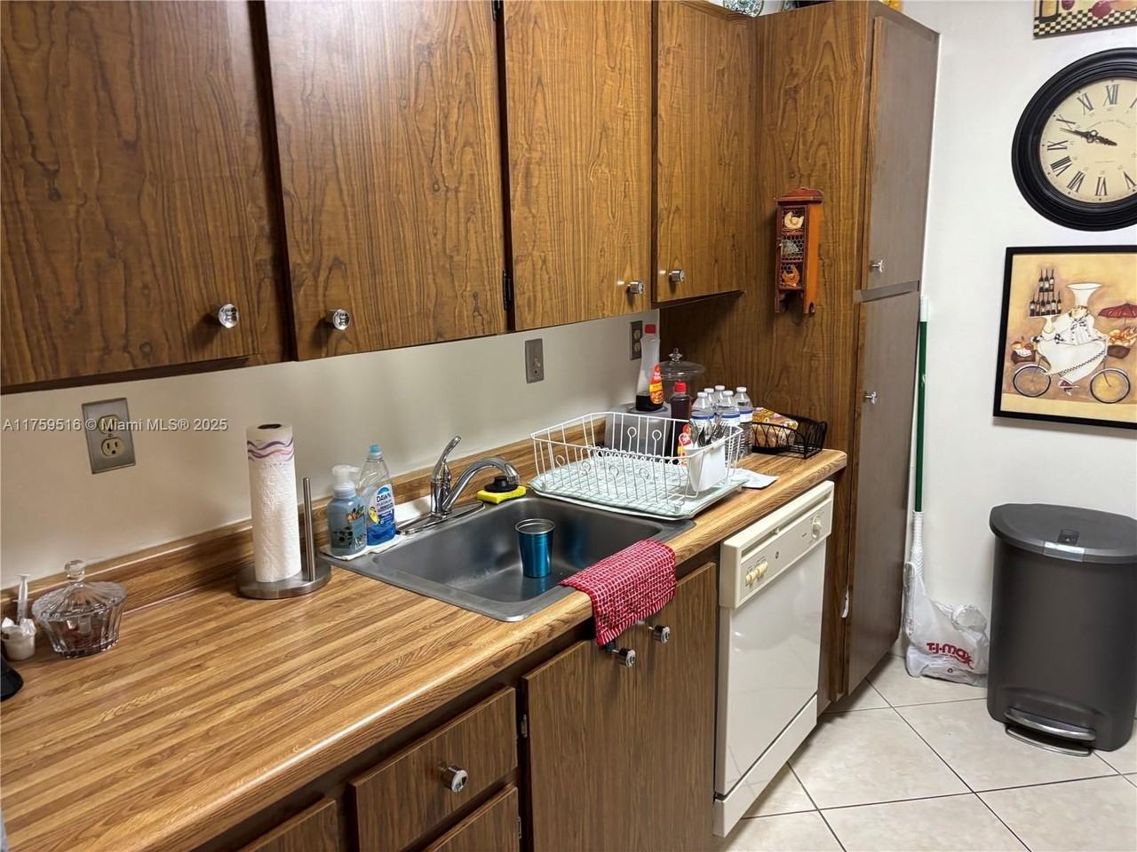 10802 Southwest 88th Street #P1 - Photo 5 of 12