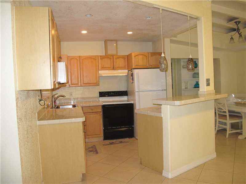 920 Southwest 42nd Avenue - Photo 2 of 17