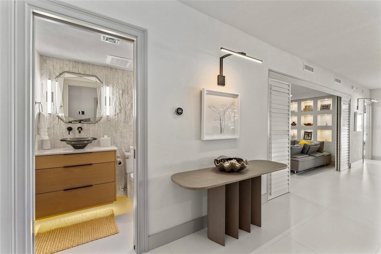 1350 Gulf Blvd #202 - Photo 6 of 34