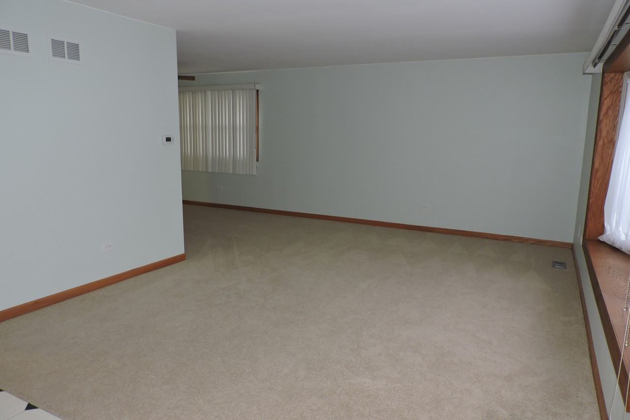 15606 Vista Drive - Photo 3 of 9