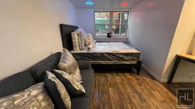 1134 E 53rd St - Photo 2 of 10