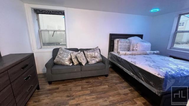 1134 E 53rd St - Photo 3 of 10