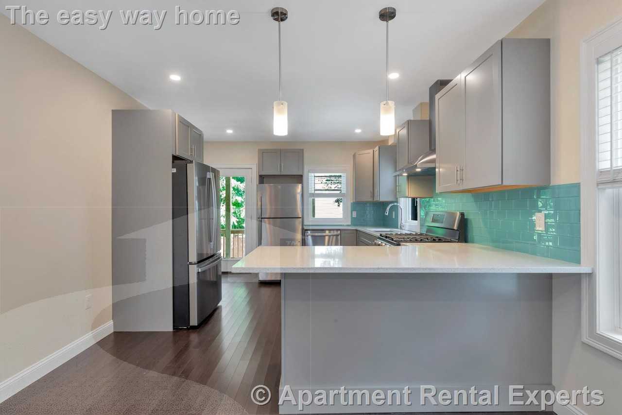 161 4th St #1 - Photo 6 of 27