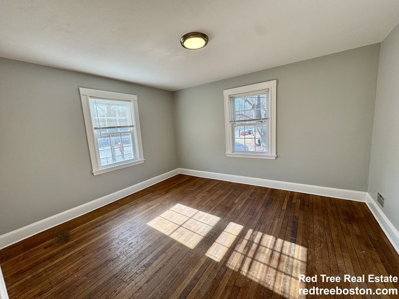 4907 Washington St #1L - Photo 3 of 13