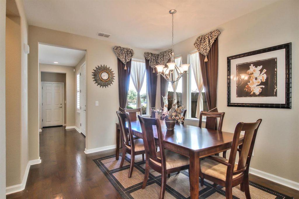 1796 Mammoth Way - Photo 5 of 25