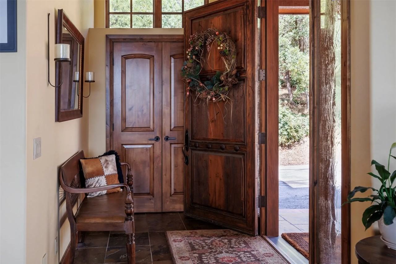 347 Luzern Rd - Photo 2 of 39