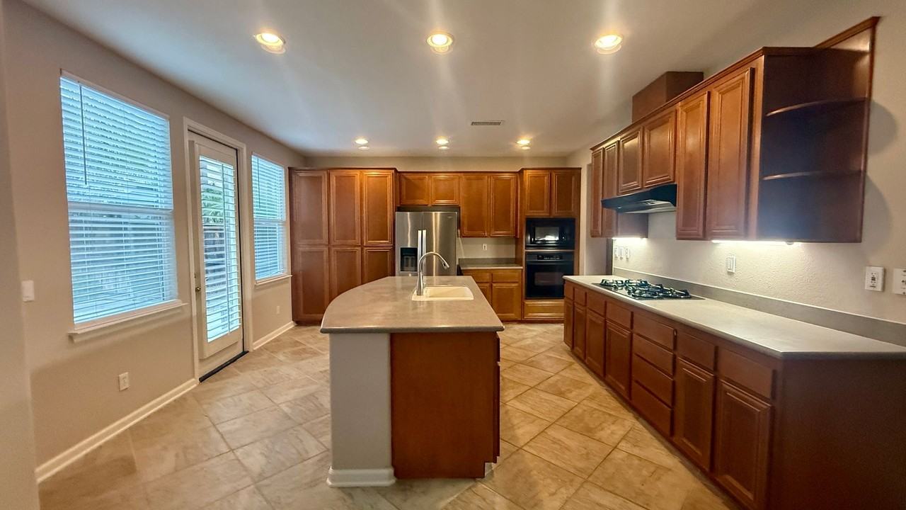 13137 Sierra Mesa Ct - Photo 2 of 25