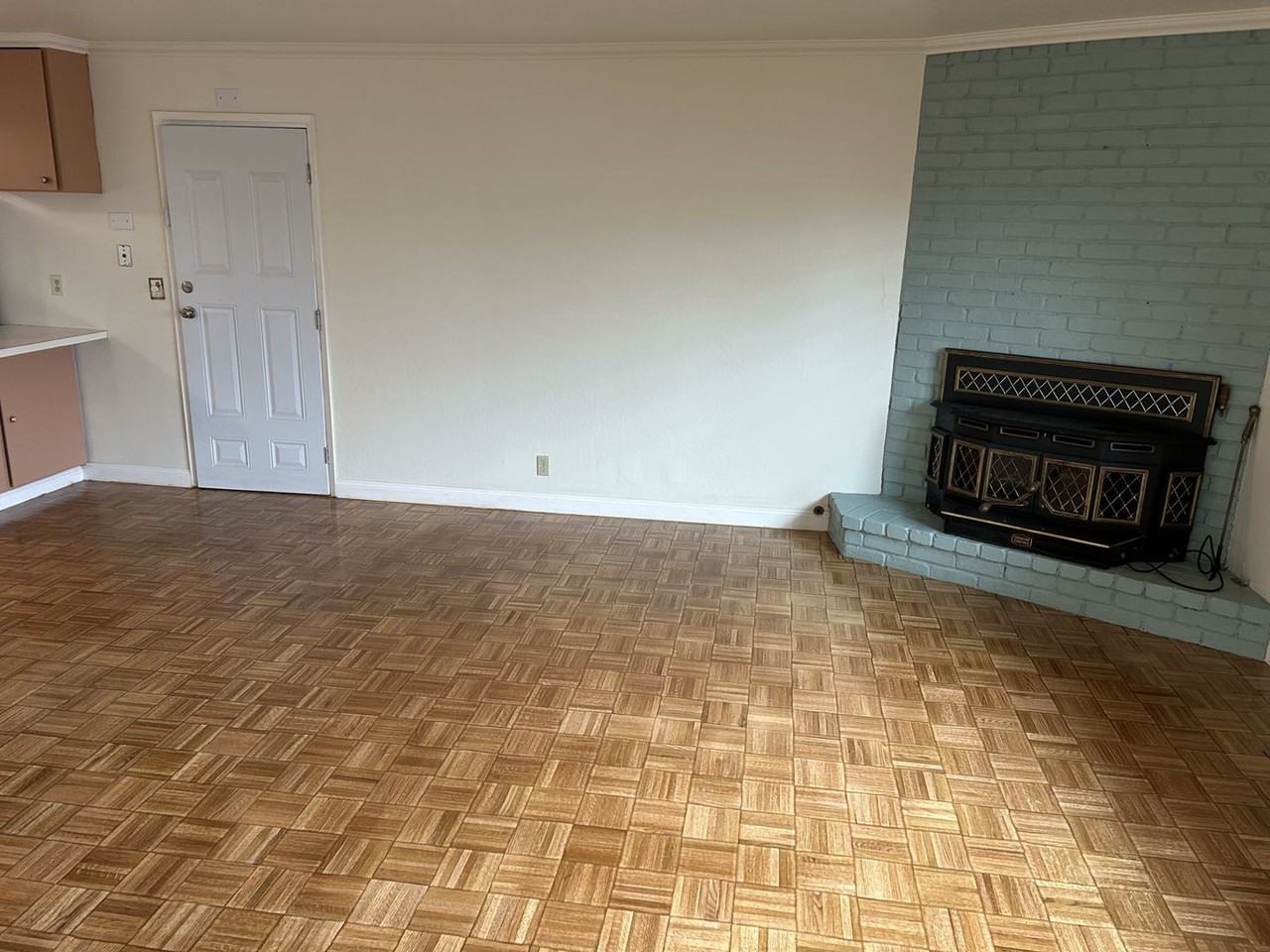 2040 Barbour Dr - Photo 6 of 31
