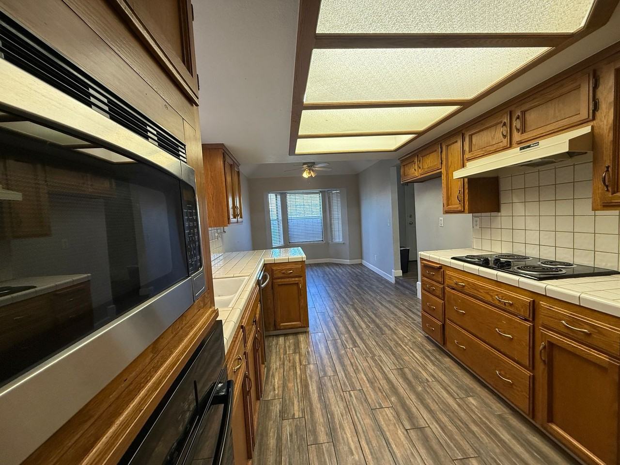 8425 N 8th St - Photo 3 of 18