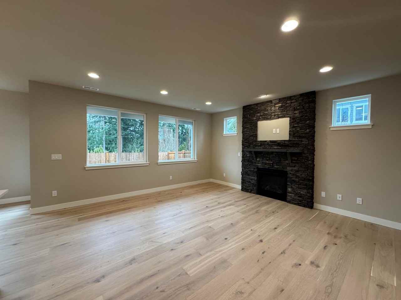 SEA 1606 106th - Photo 3 of 24