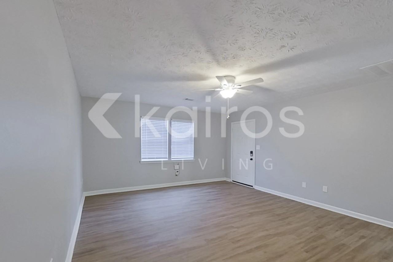 332 Canada Ct - Photo 3 of 20