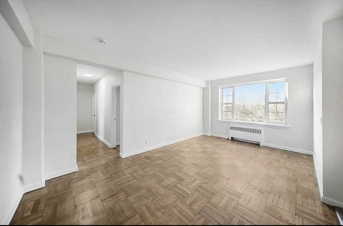 220 Pelham Rd - Photo 3 of 8