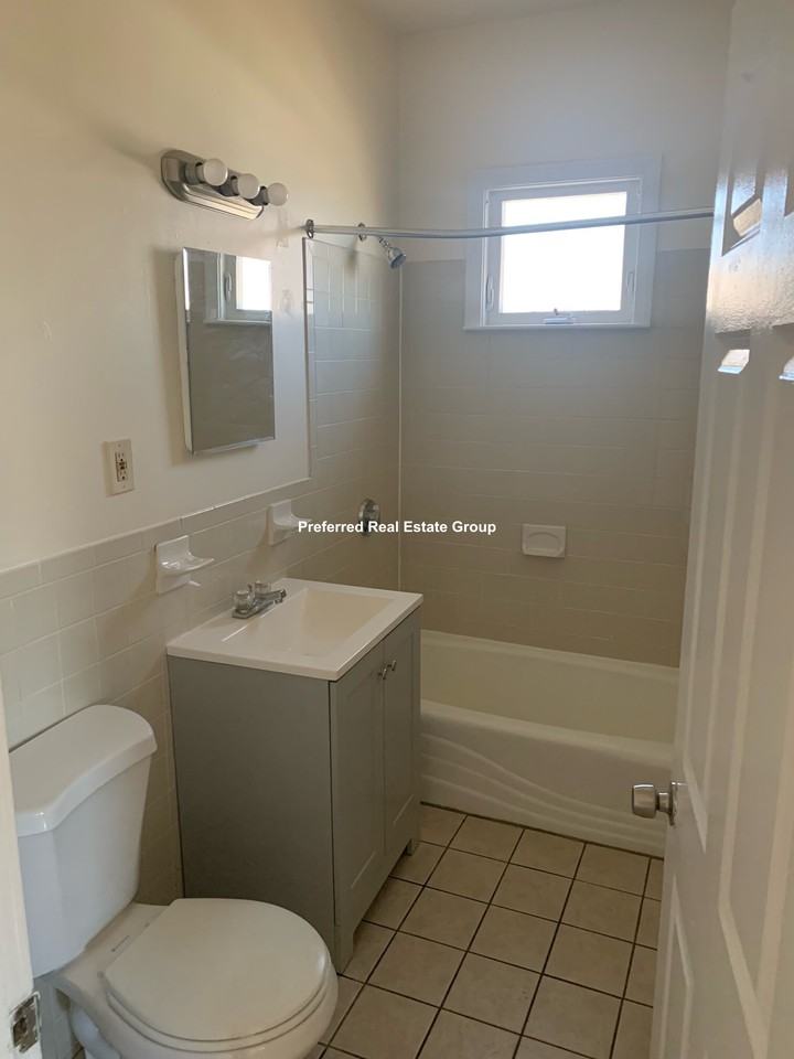 64 Rosseter St #3L - Photo 3 of 9