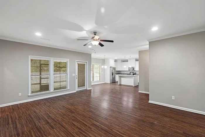 222 Belhaven Dr - Photo 2 of 7