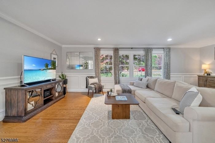 756 Mountain Ave - Photo 3 of 5